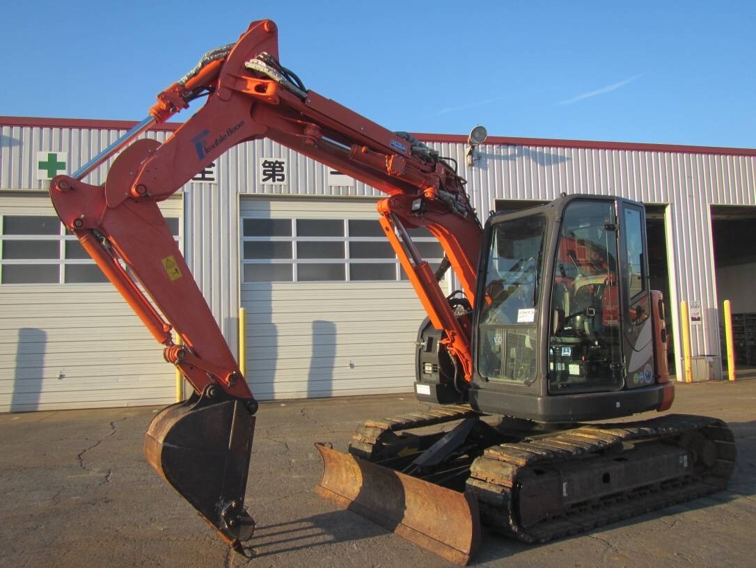 EXCAVADORA HITACHI ZX75UR-5B USADA