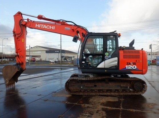 EXCAVADORA HITACHI ZX120-6 USADA
