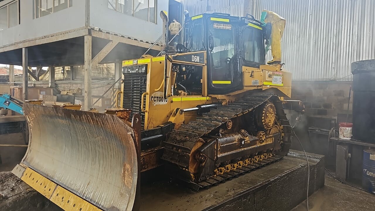 BULLDOZER USADO CAT D6N XL