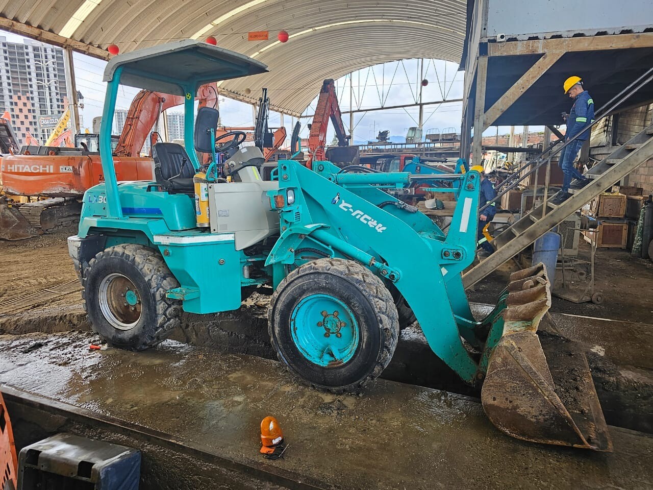 CARGADOR FRONTAL LX30-7 USADO