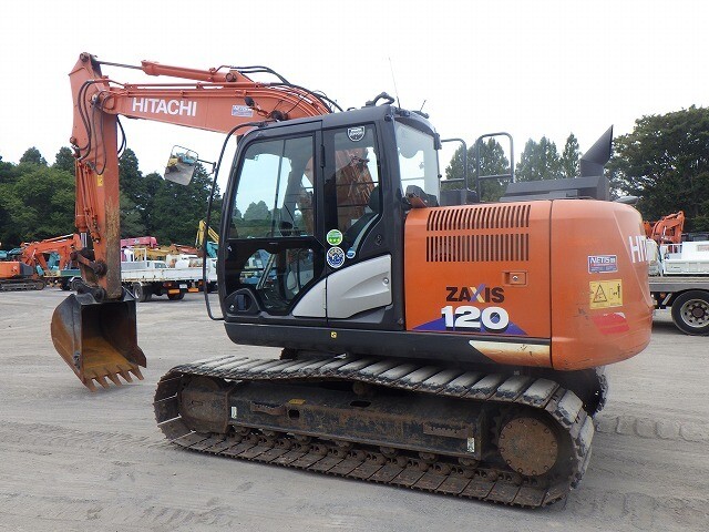 EXCAVADORA HITACHI ZX120-6 USADA