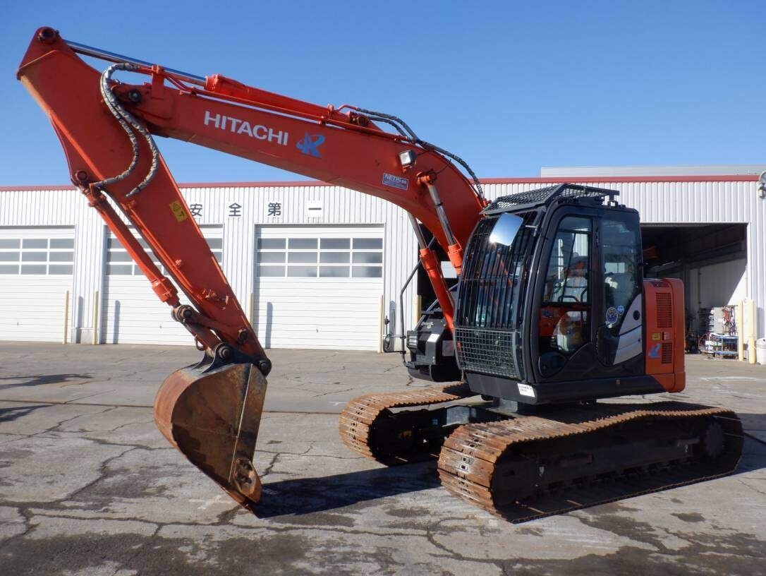 EXCAVADORA HITACHI ZX135USK-5B USADA