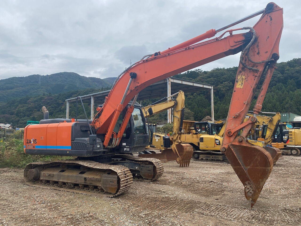 EXCAVADORA HITACHI ZX210K-5B USADA