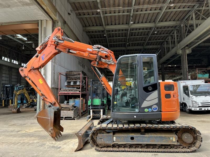 EXCAVADORA HITACHI ZX75UR-5B USADA