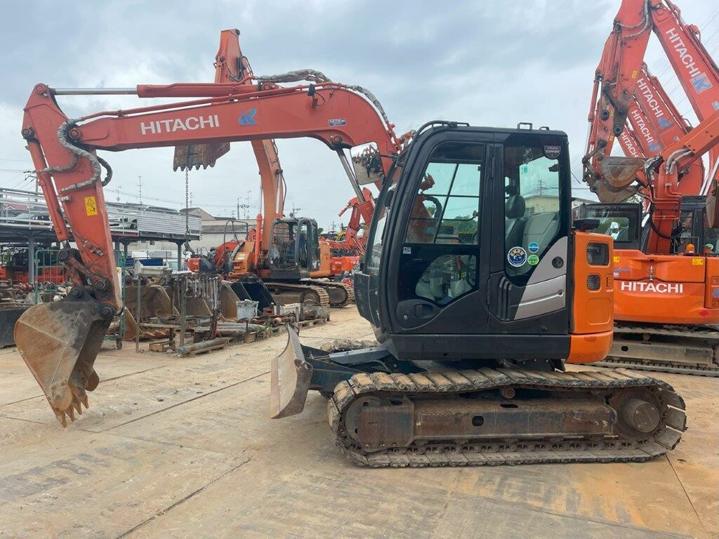 EXCAVADORA HITACHI ZX75US-5B USADA
