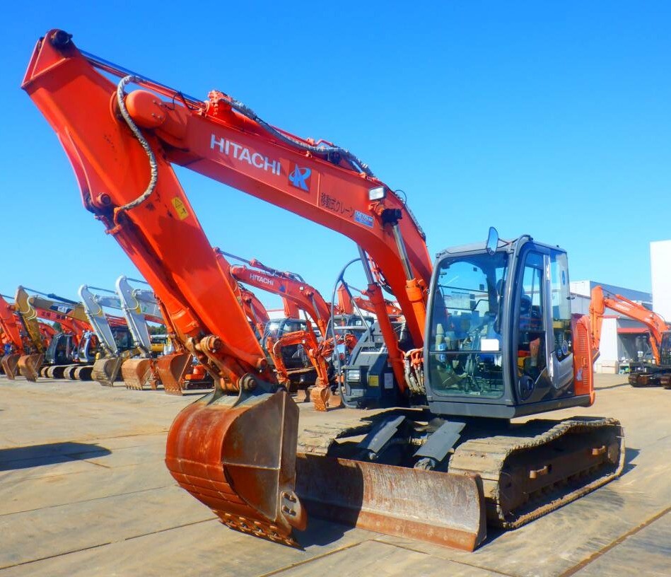 EXCAVADORA HITACHI ZX135 US-3