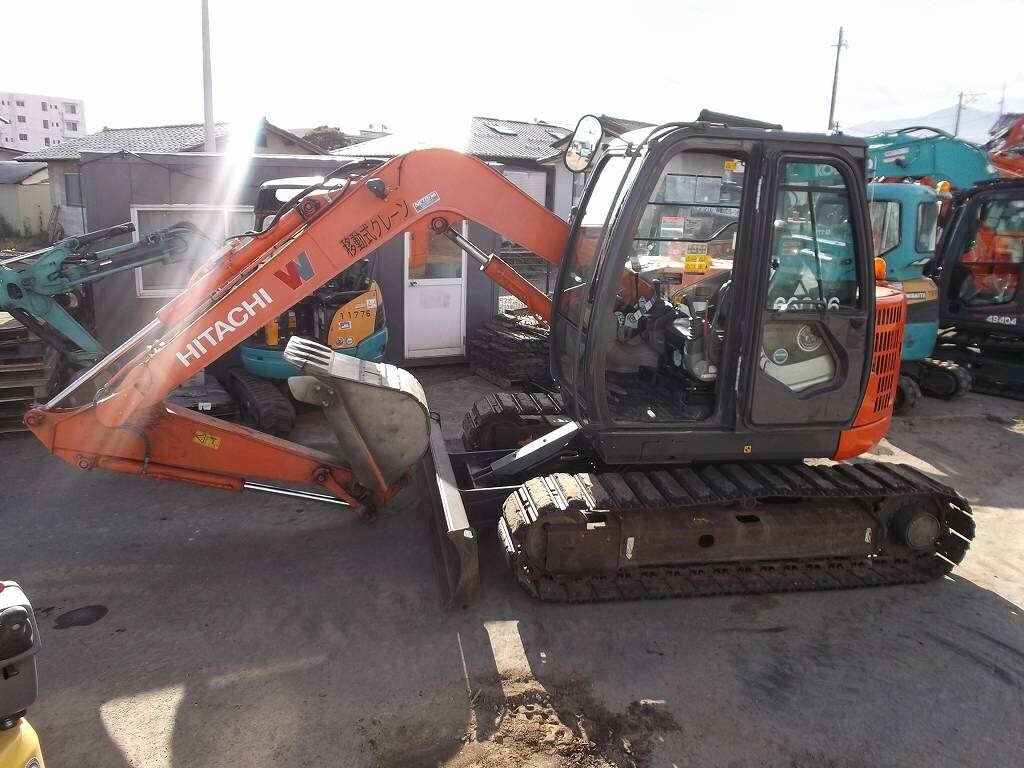 EXCAVADORA HITACHI ZX 75US-3
