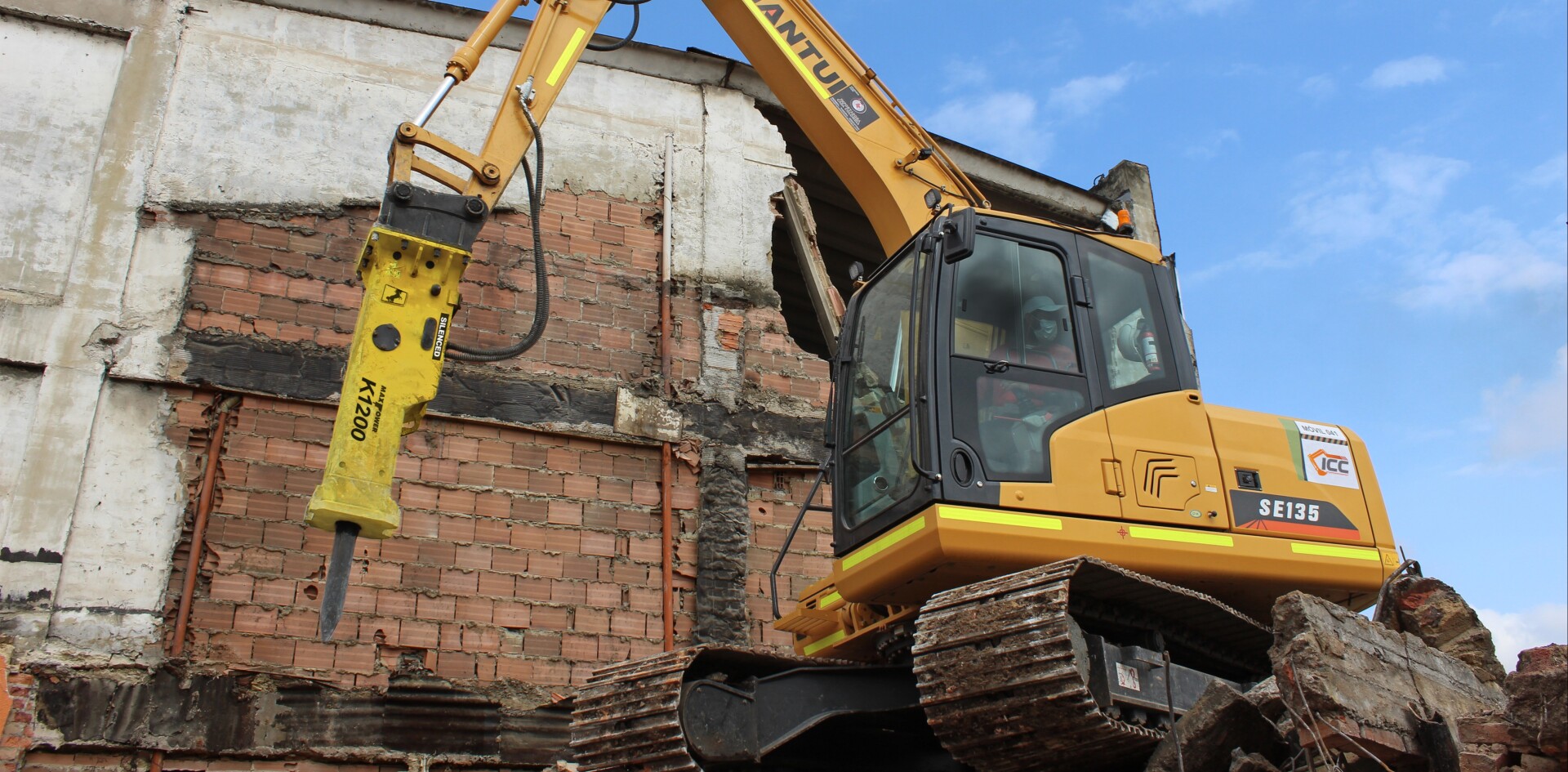 MARTILLOS HIDRÁULICOS MAXPOWER, MARCA ESPECIALIZADA EN DEMOLICIÓN