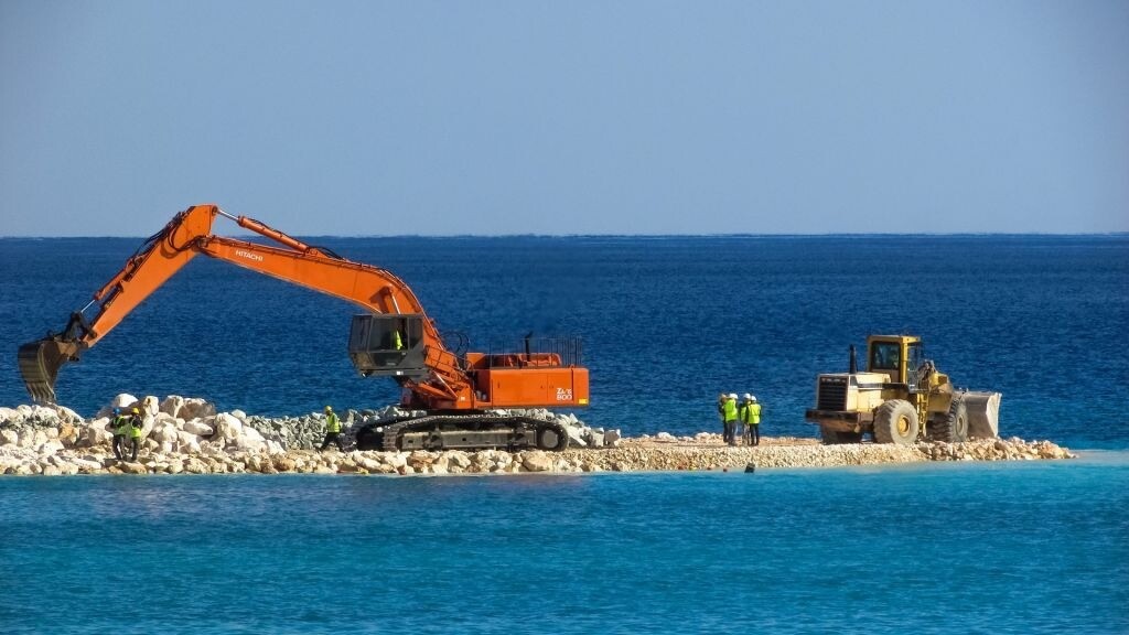 Hitachi: Desde la Minería Hasta la Construcción Naval