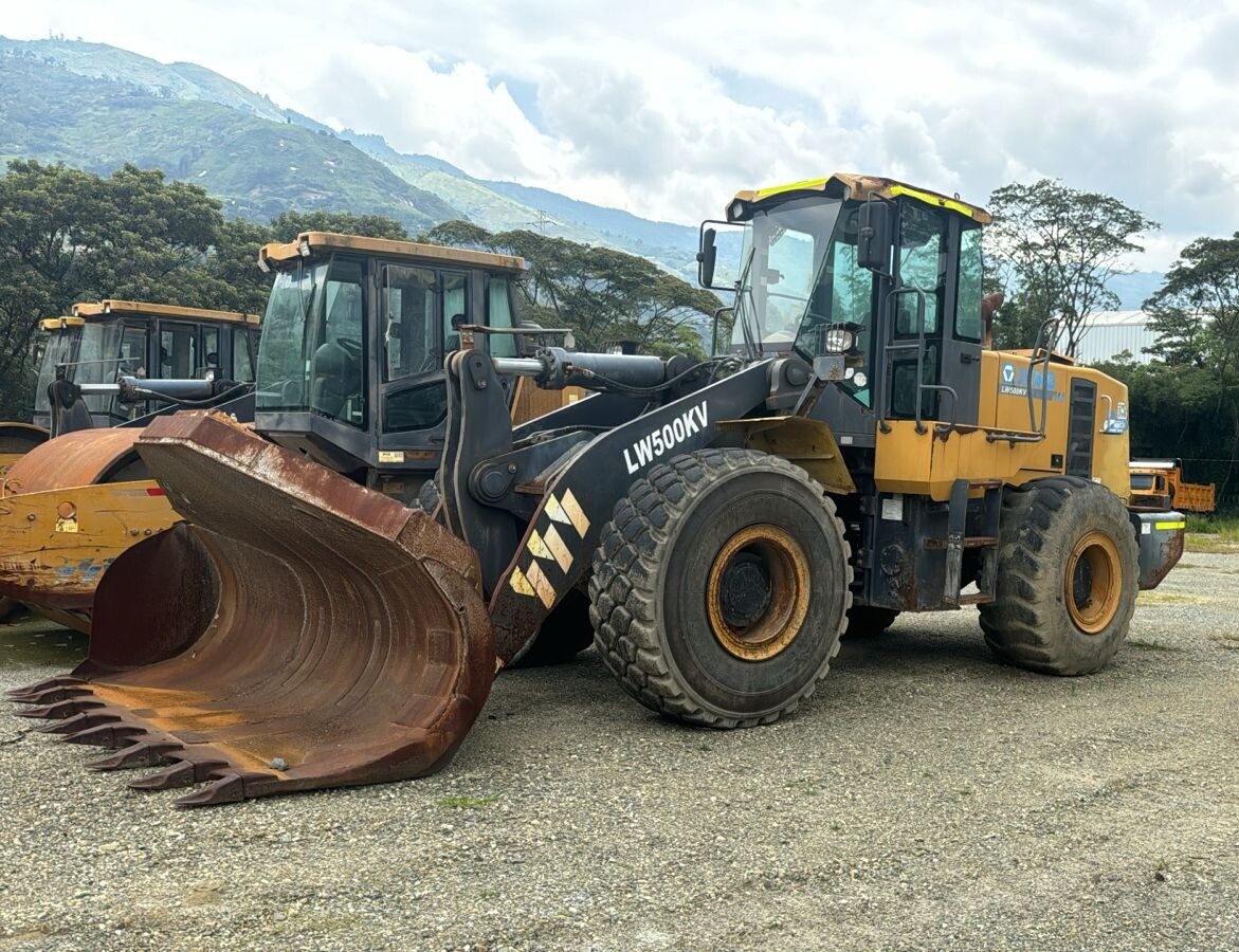 Descubra el Cargador Frontal XCMG LW500KV: Potencia, eficiencia y rendimiento comprobado