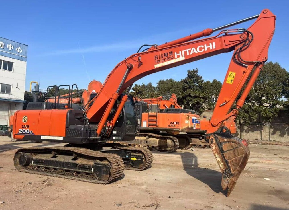 EXCAVADORA HITACHI ZX200C-6A USADA