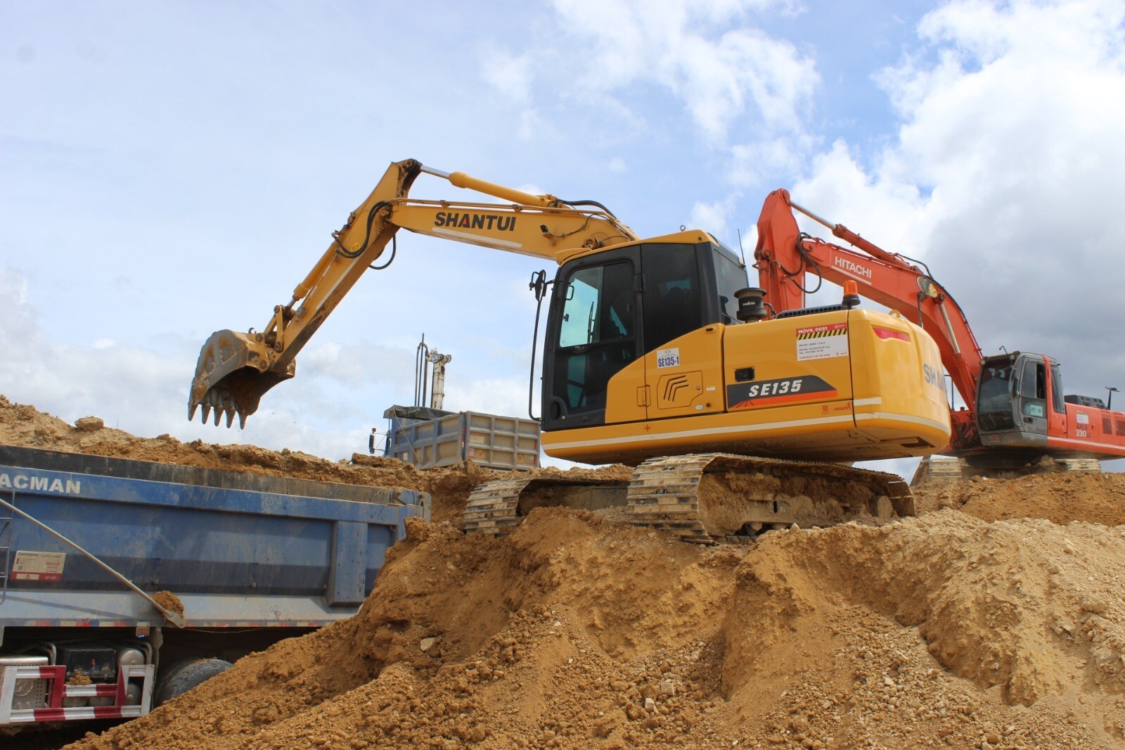 MAQUINARIA PESADA CON MOTOR DE EMISIÓN TIER 4 EN COLOMBIA: LA INICIATIVA SOTENIBLE QUE LLEGÓ PARA QUEDARSE