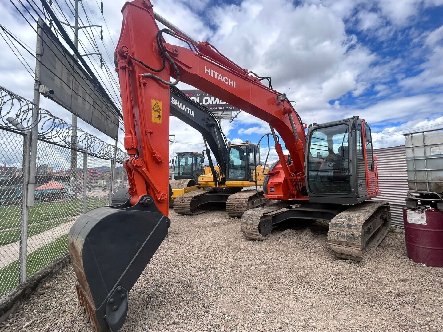 EXCAVADORA ZX125US REMANUFACTURADA