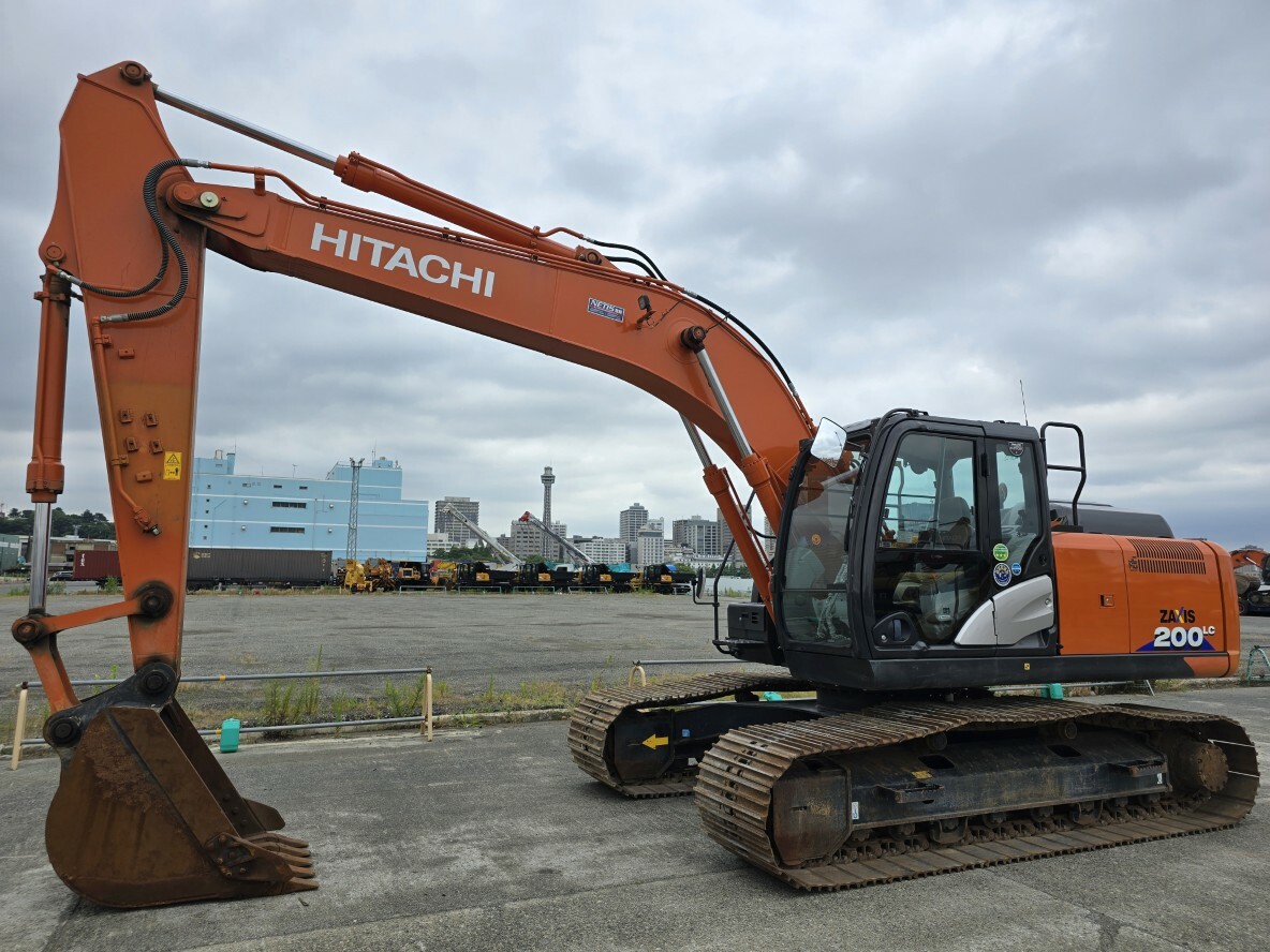 EXCAVADORA HITACHI ZX200LC-6